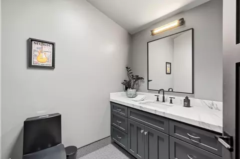 Bath - 20 Gordon St, Sausalito, CA 94965 photo 5 of 6