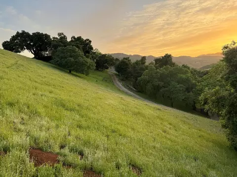 2328 Dahlberg Dr, Morgan Hill, CA 95037