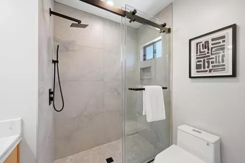 Bath - 212 Winona Ave, Pacifica, CA 94044 photo 1 of 4
