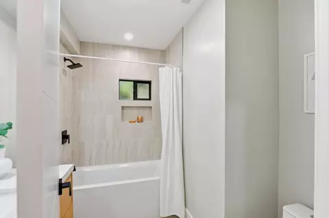 Bath - 212 Winona Ave, Pacifica, CA 94044 photo 3 of 4