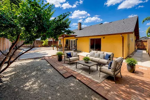 Exterior - 1812 Dorset Ln, Modesto, CA 95355 photo 5 of 16