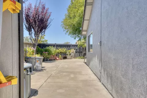 Exterior - 1066 Eagle Dr, Salinas, CA 93905 photo 7 of 10