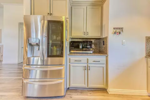 Kitchen - 1066 Eagle Dr, Salinas, CA 93905 photo 2 of 3