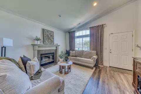 Living - 1066 Eagle Dr, Salinas, CA 93905 photo 3 of 4