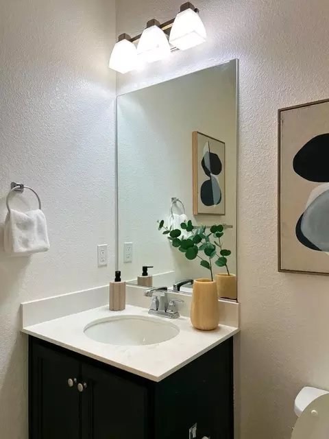 Bath - 5806 Huntley Ave, Dublin, CA 94568 photo 4 of 4