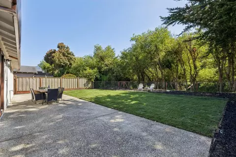 Exterior - 1404 Flores Dr, Pacifica, CA 94044 photo 6 of 8