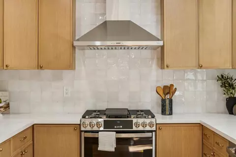 Kitchen - 1404 Flores Dr, Pacifica, CA 94044 photo 2 of 5