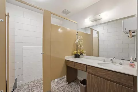 Bath - 555 Palm Ave 307, Millbrae, CA 94030 photo 3 of 3