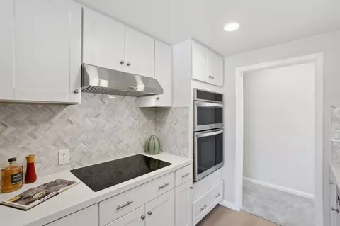 Kitchen - 555 Palm Ave 307, Millbrae, CA 94030 photo 2 of 3