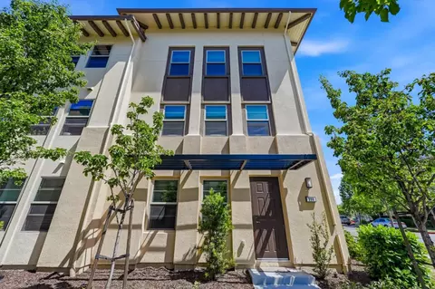 998 Arrowleaf Pl, San Jose, CA 95131