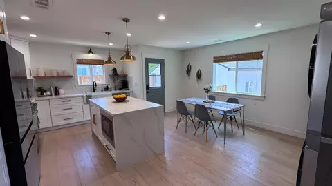 Kitchen - 37029 Olive St, Newark, CA 94560 photo 4 of 6