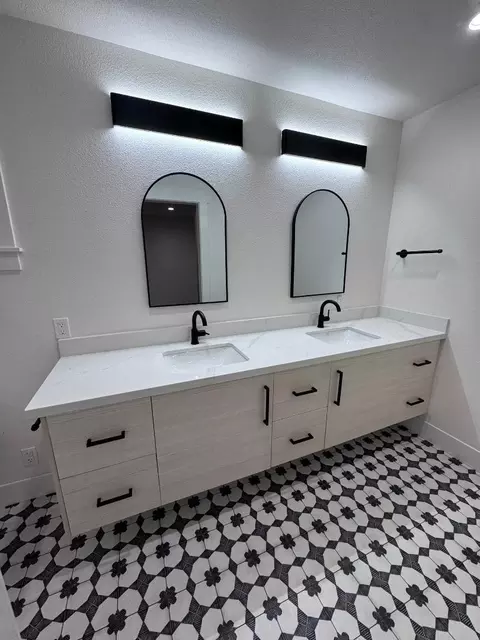 Bath - 37029 Olive St, Newark, CA 94560 photo 1 of 5