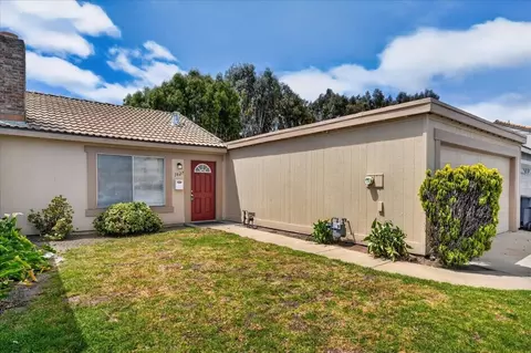 1627 Cherokee Dr, Salinas, CA 93906