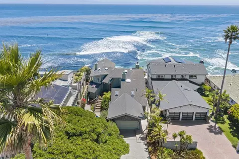 3020 Pleasure Point Dr, Santa Cruz, CA 95062