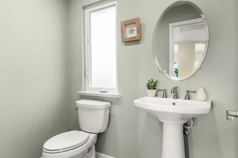 Bath - 160 Mattison Ct, Aptos, CA 95003 photo 1 of 8