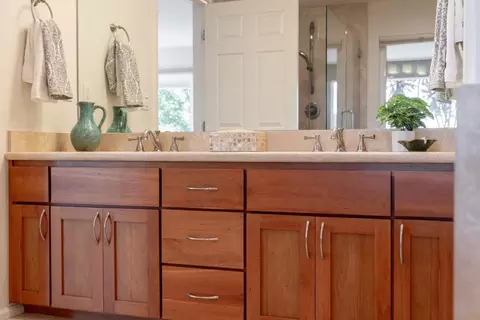 Bath - 160 Mattison Ct, Aptos, CA 95003 photo 3 of 8