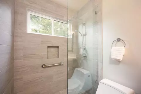 Bath - 731 Lancaster Blvd, Moss Beach, CA 94038 photo 6 of 9