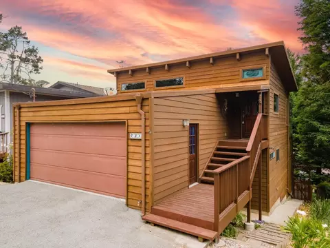 731 Lancaster Blvd, Moss Beach, CA 94038