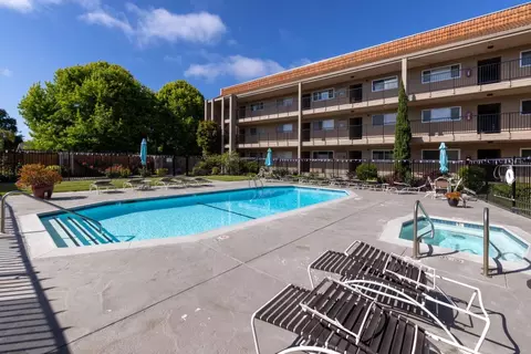 Exterior - 850 Park Ave 5c, Capitola, CA 95010 photo 1 of 2