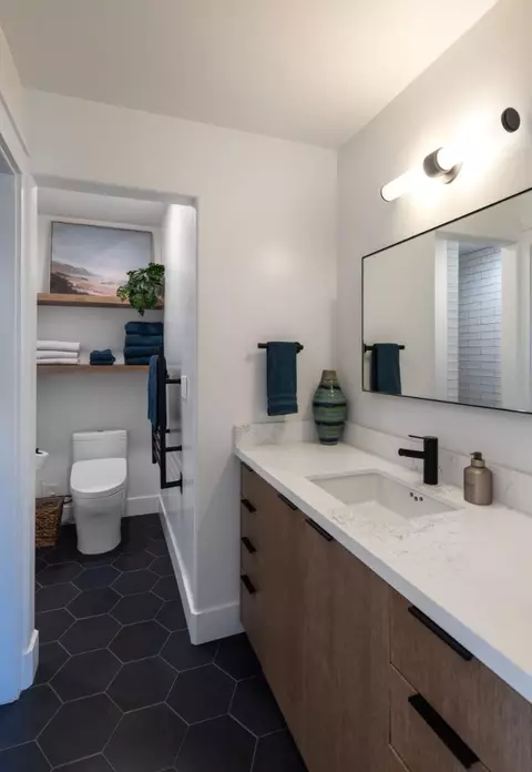 Bath - 850 Park Ave 5c, Capitola, CA 95010 photo 1 of 5
