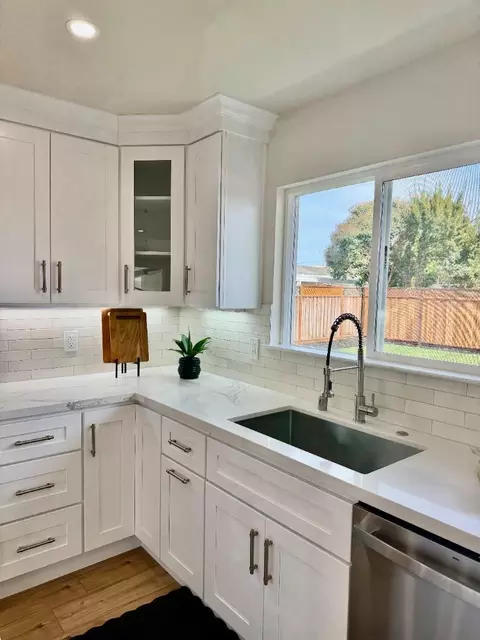 Kitchen - 7579 Burnham Way, Dublin, CA 94568 photo 4 of 5