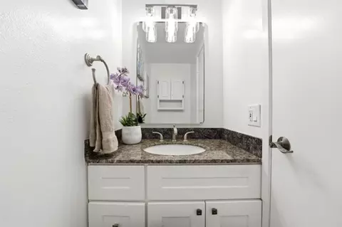 Bath - 1145 Oddstad Blvd, Pacifica, CA 94044 photo 1 of 2