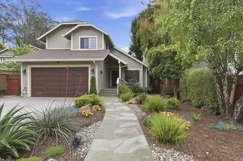 354 Vallejo St, El Granada, CA 94018
