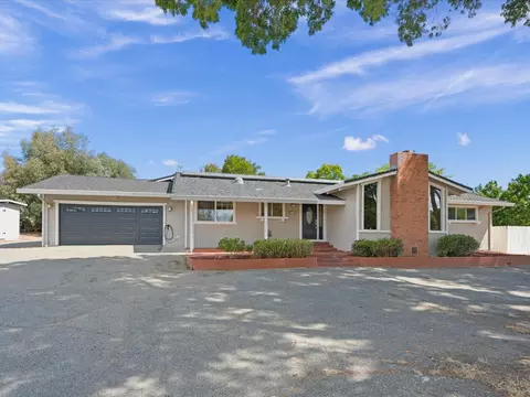 2045 Jefferson Dr, Gilroy, CA 95020