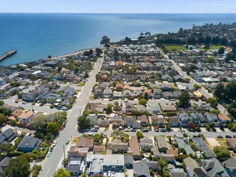 View/Area - 4855 Crystal St, Capitola, CA 95010 photo 3 of 4