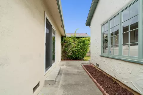 Exterior - 4855 Crystal St, Capitola, CA 95010 photo 8 of 9
