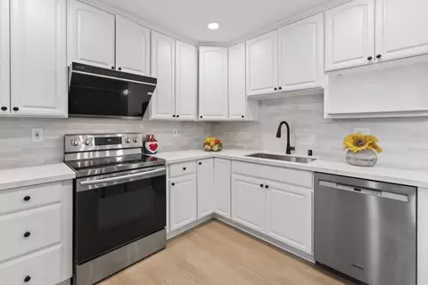 Kitchen - 363 E Latimer Ave 1, Campbell, CA 95008 photo 2 of 2