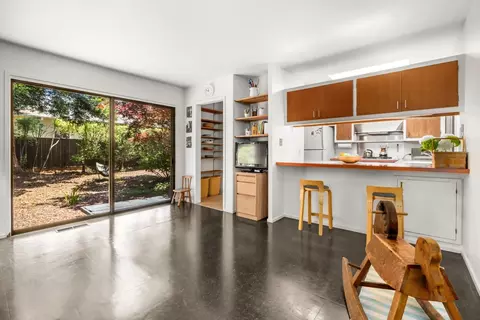Living - 519 Cliff Dr, Aptos, CA 95003 photo 3 of 4