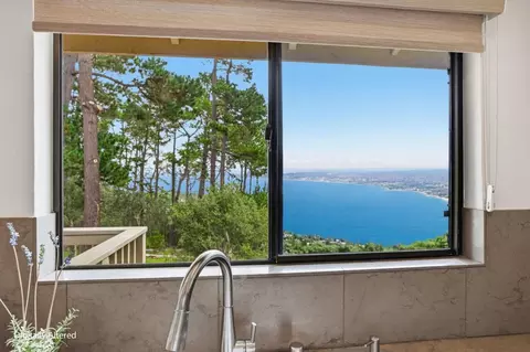70 Forest Ridge Rd 1, Monterey, CA 93940