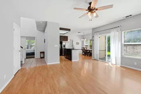 Living - 3712 Bold Ruler Ct, Modesto, CA 95355 photo 2 of 4