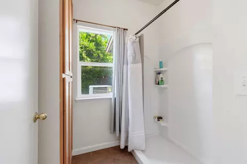 Bath - 3712 Bold Ruler Ct, Modesto, CA 95355 photo 1 of 5