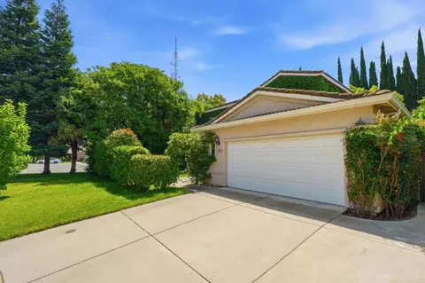 Exterior - 3712 Bold Ruler Ct, Modesto, CA 95355 photo 4 of 10