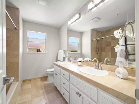 Bath - 505 Westside Ave, Sunnyvale, CA 94087 photo 4 of 6