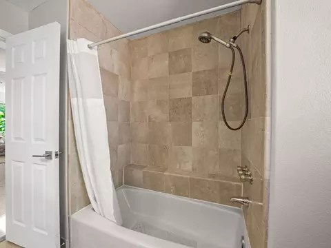 Bath - 505 Westside Ave, Sunnyvale, CA 94087 photo 5 of 6