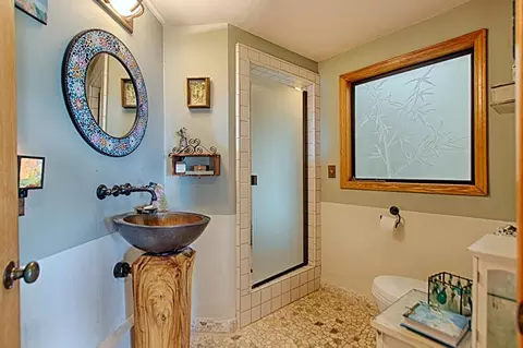Bath - 1430 Hidden Valley Rd, Soquel, CA 95073 photo 3 of 4