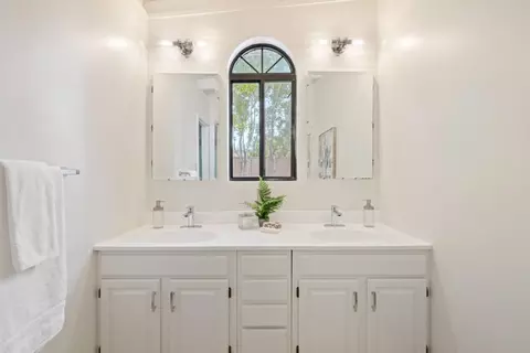 Bath - 217 Diablo Ave, Mountain View, CA 94043 photo 2 of 4