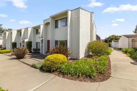 3137 Seacrest Ave 5, Marina, CA 93933
