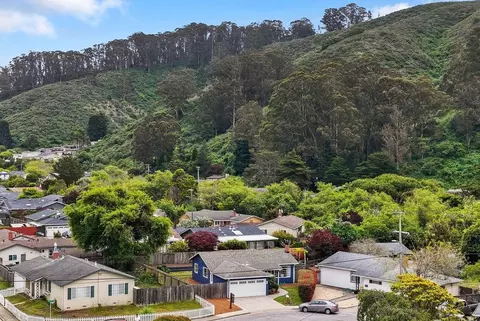 View/Area - 1336 Avila Ct, Pacifica, CA 94044 photo 3 of 13