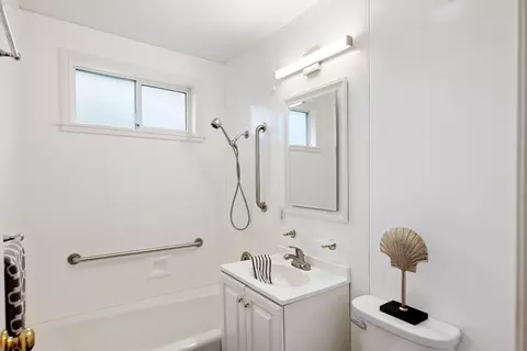Bath - 1336 Avila Ct, Pacifica, CA 94044 photo 1 of 1