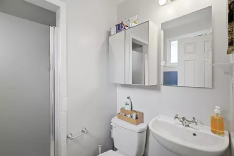 Bath - 240 Reichling Ave, Pacifica, CA 94044 photo 1 of 2