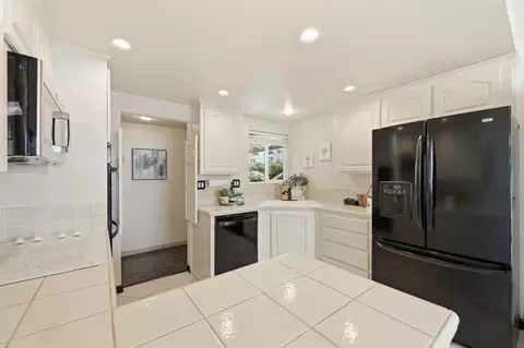 Kitchen - 1865 Big Bend Dr, Milpitas, CA 95035 photo 3 of 4