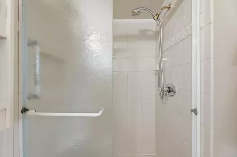 Bath - 1865 Big Bend Dr, Milpitas, CA 95035 photo 4 of 4