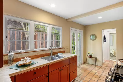 665 Pine Ave, Pacific Grove, CA 93950 photo 15