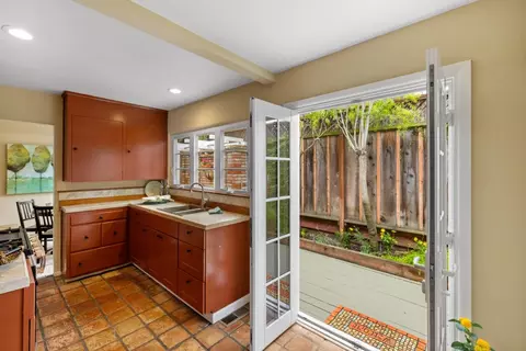 665 Pine Ave, Pacific Grove, CA 93950 photo 18