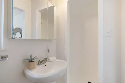 Bath - 1166 Phyllis Ct, Mountain View, CA 94040 photo 1 of 1