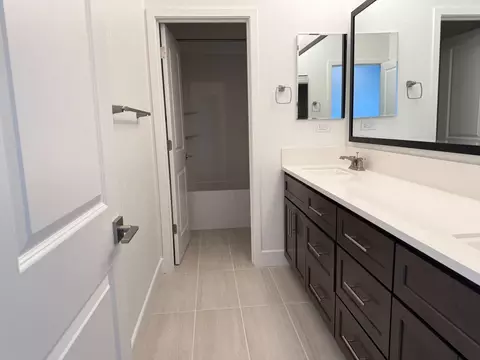 Bath - 96 E Frost Dr, Tracy, CA 95391 photo 2 of 2